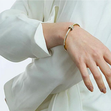 Carregar imagem no visualizador da galeria, Pulseira Diana - Aço Inoxidável Cravejada com Zircônia