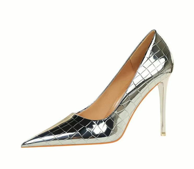 Scarpin Verniz Salto Fino 8cm