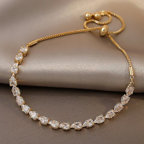 Pulseira Encanto Eterno   Um toque de sofisticação que completa o presente perfeito
