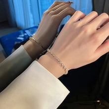 Carregar imagem no visualizador da galeria, Pulseira Encanto Eterno   Um toque de sofisticação que completa o presente perfeito