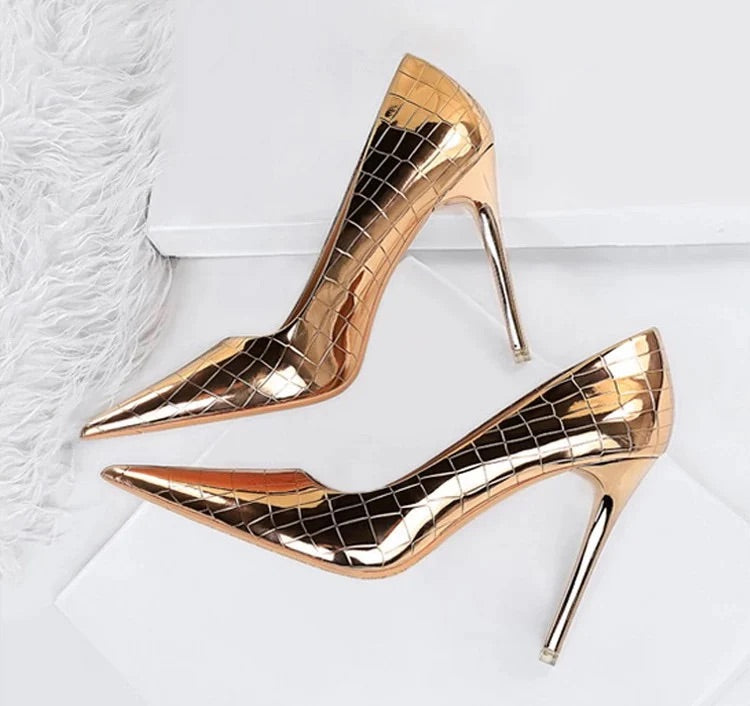 Scarpin Verniz Salto Fino 8cm