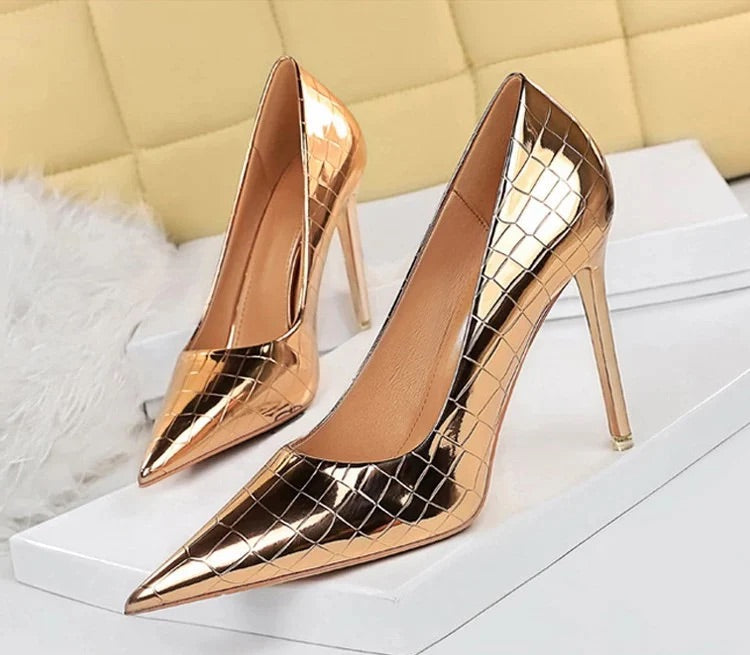 Scarpin Verniz Salto Fino 8cm